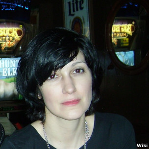 dorothy_parvaz44_304x304_wiki.jpg