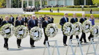 kerry_hirosima2_ap_nocredit.jpg