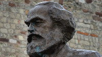 new/Karl-Marx-Statue_in_Trier1.jpg