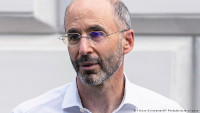 new/robert-mali1.jpg