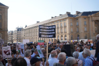new/tazahorat-zede-jang-paris03.jpg