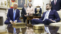 new/trump-tabagheye-motavaset1.jpg