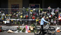 new/yahoudsetizi-australia1.jpg